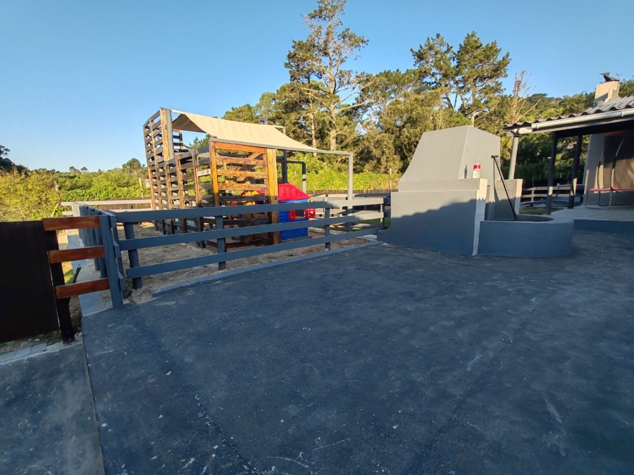Commercial Property for Sale in Colleen Glen Eastern Cape
